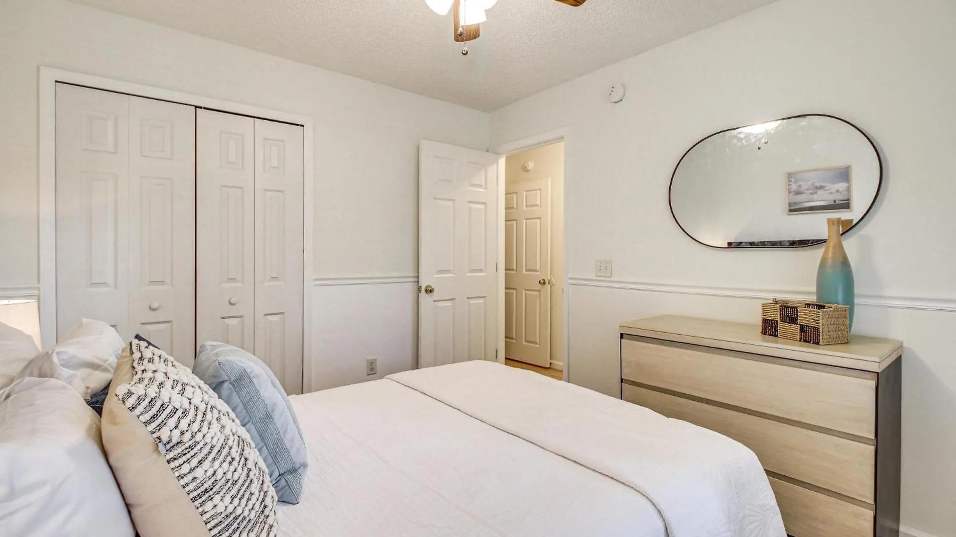 Holiday home Pet-Friendly Savannah Home With Cozy Fireplace!
